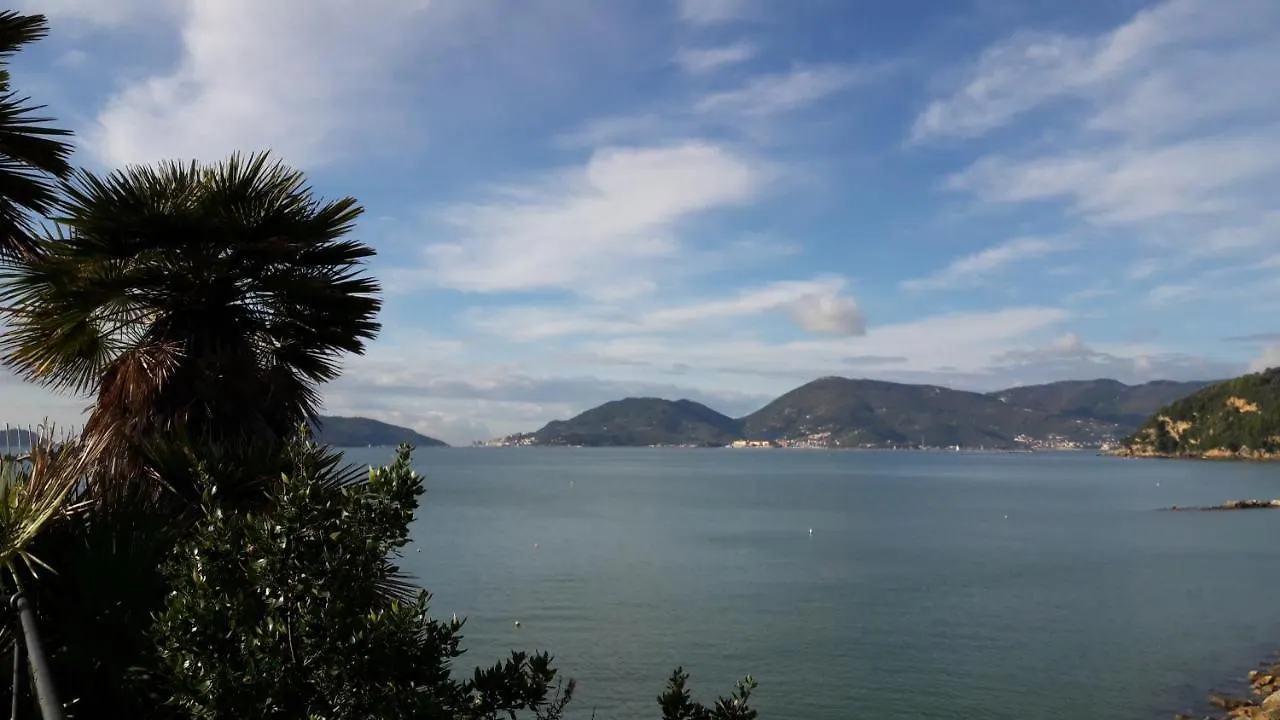 Mansard Apart Alba - Sea 5 Terre-Trekking-Excursions-Relax San Terenzo