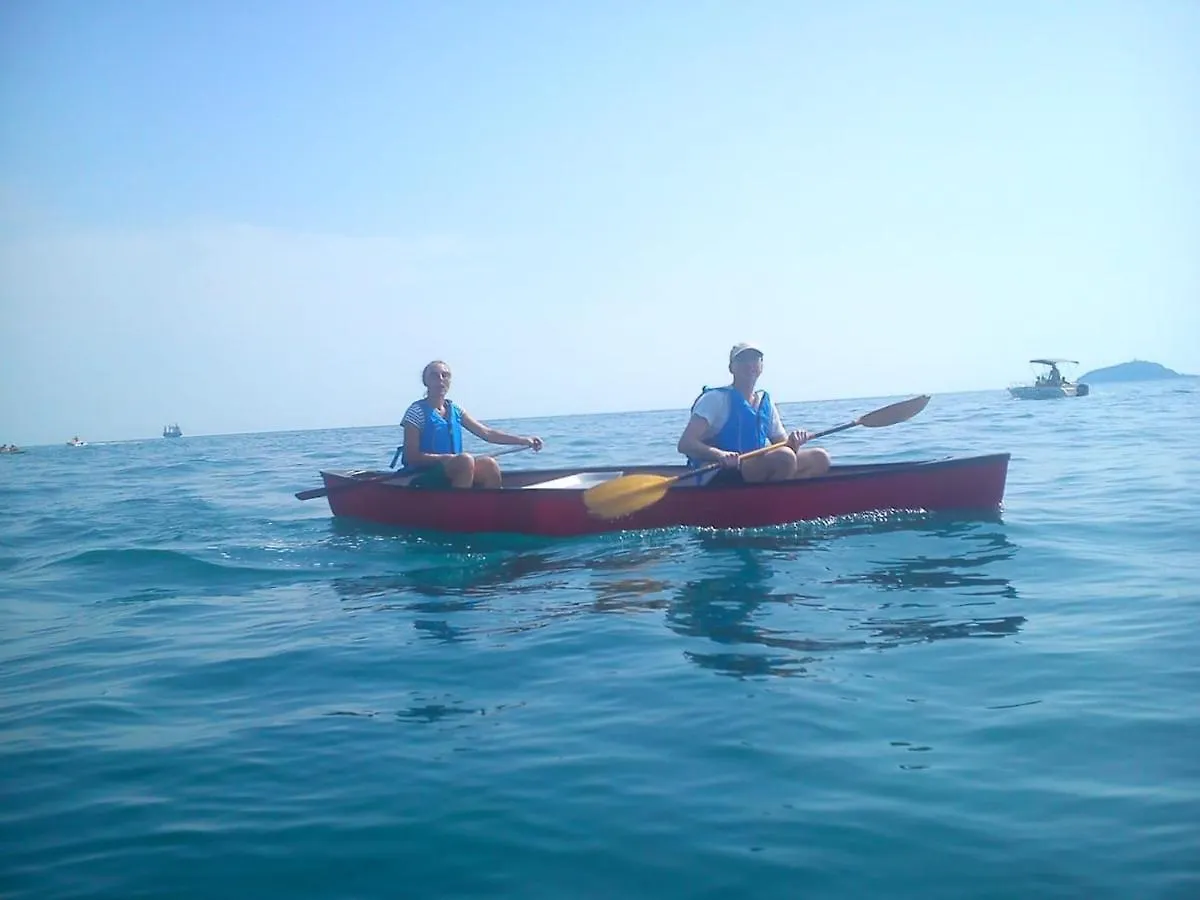 Mansard Apart Alba - Sea 5 Terre-Trekking-Excursions-Relax San Terenzo
