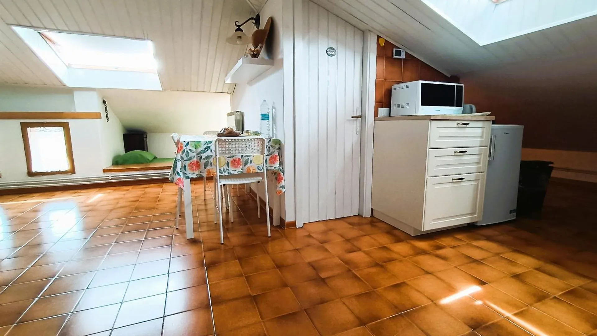 Mansard Apart Alba - Sea 5 Terre-Trekking-Excursions-Relax San Terenzo Italie